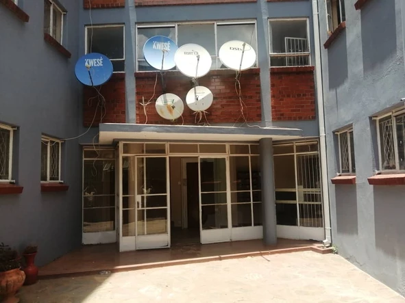 2 Bedroom Flat & Apartment