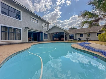 6 Bedroom House