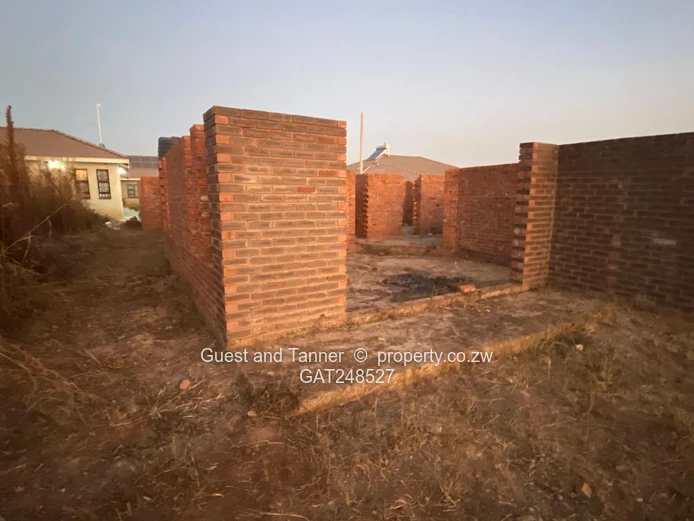 Incomplete 4-Bedroom House for Sale | Glaudina