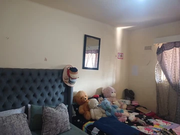 2 Bedroom Flat & Apartment