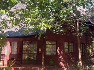 Hotel & Lodge