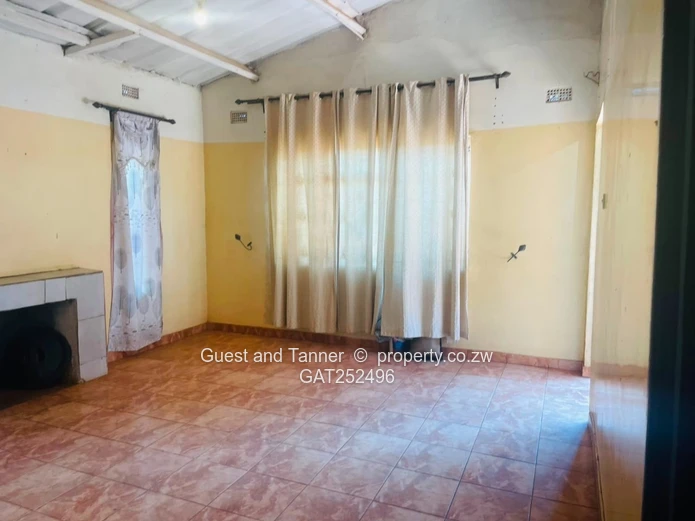 Spacious 5-Bedroom Home on a 200m² Stand 
