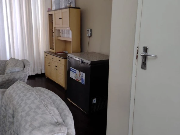 2 Bedroom Flat & Apartment