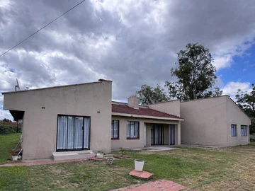6 Bedroom House