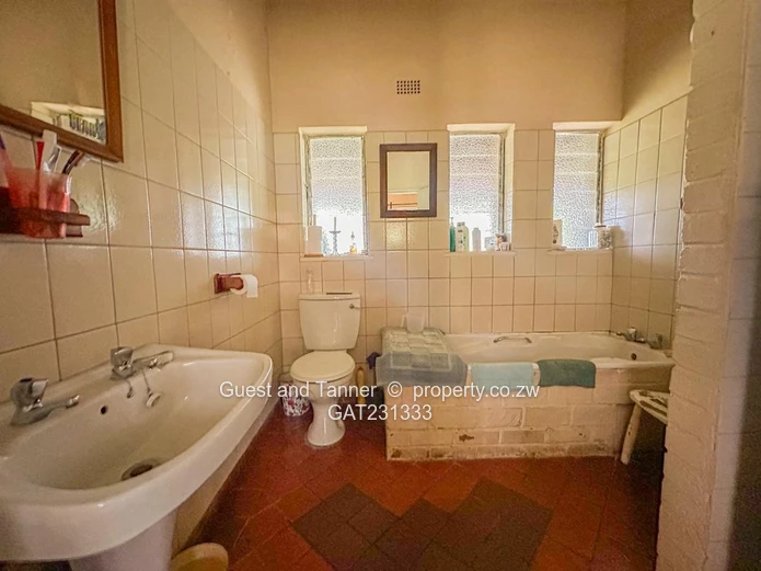 Charming Glenlorne Residence for Sale – A Serene Escape in Harare