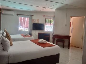 Hotel & Lodge