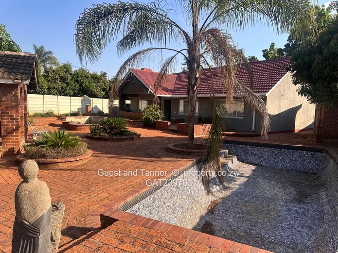 Prime Belvedere Family Home for Sale - Cottage, Swimming Pool & Mature Landscaped Garden with Deed (Sole Mandate)