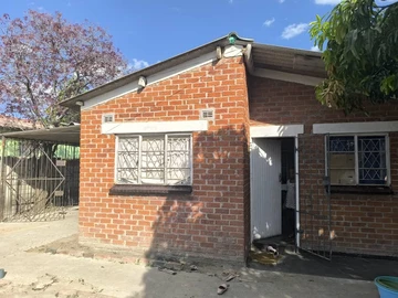 6 Roomed House For Sale In Chitungwiza Title Deeds Available 