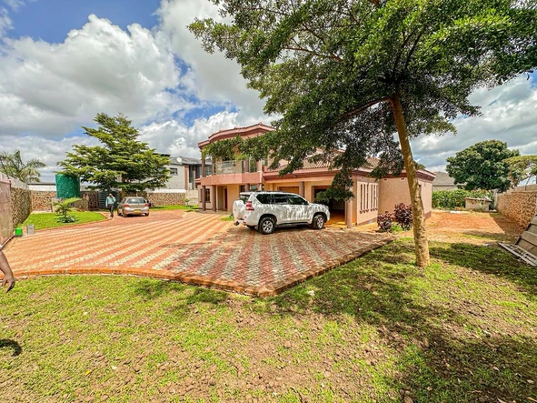 5 Bedroom House