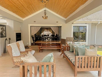 6 Bedroom House