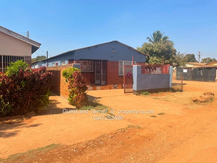 Spacious 5-Bedroom Home on a 200m² Stand 