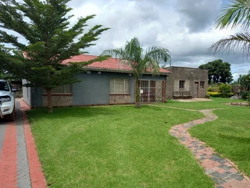  4-Bedroom House For Sale In Norton