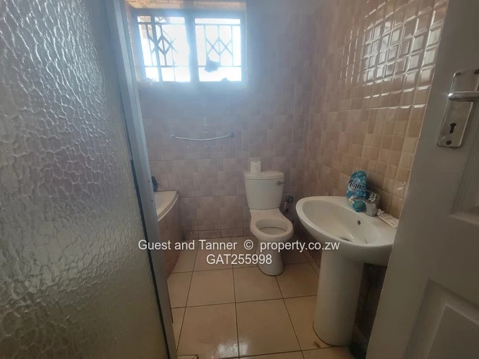 Spacious 8-Bedroom Property to Let in Belvedere West
