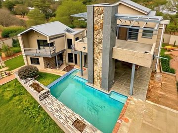 6 Bedroom House