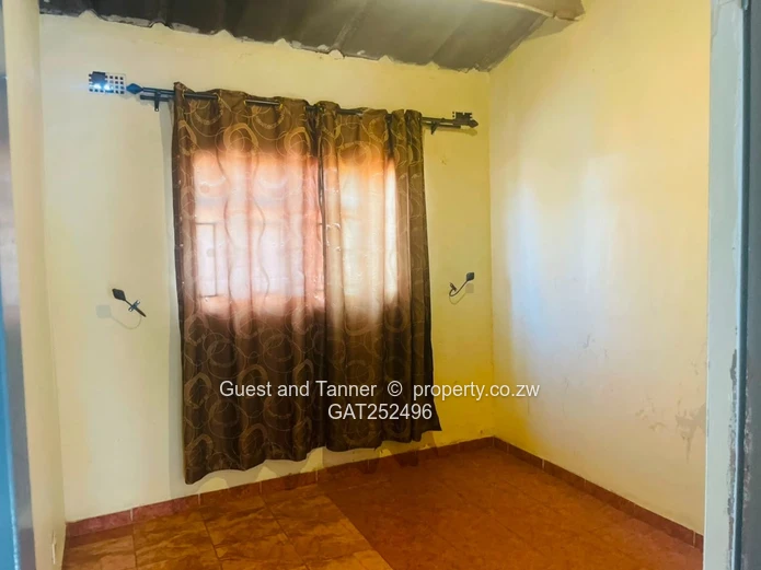 Spacious 5-Bedroom Home on a 200m² Stand 
