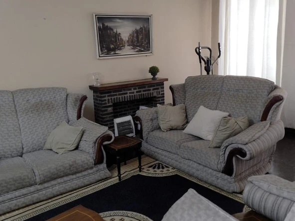 2 Bedroom Flat & Apartment