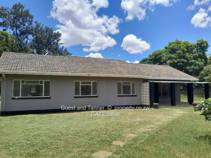 3 Bedroom House for Rent in Hatfield - Rates included