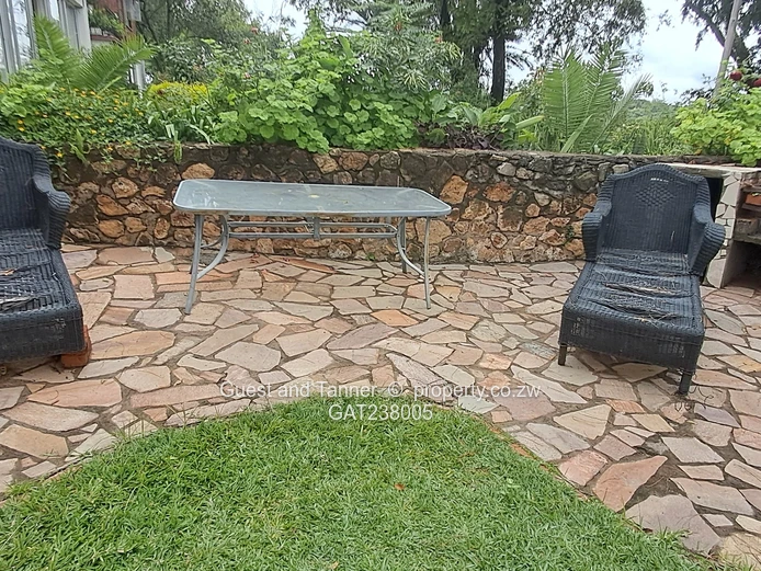 Luxury Glen Lorne House for Sale – 5 Bedrooms, Spa, Solar, Borehole & 7,000 sqm Stand