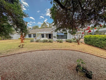 6 Bedroom House