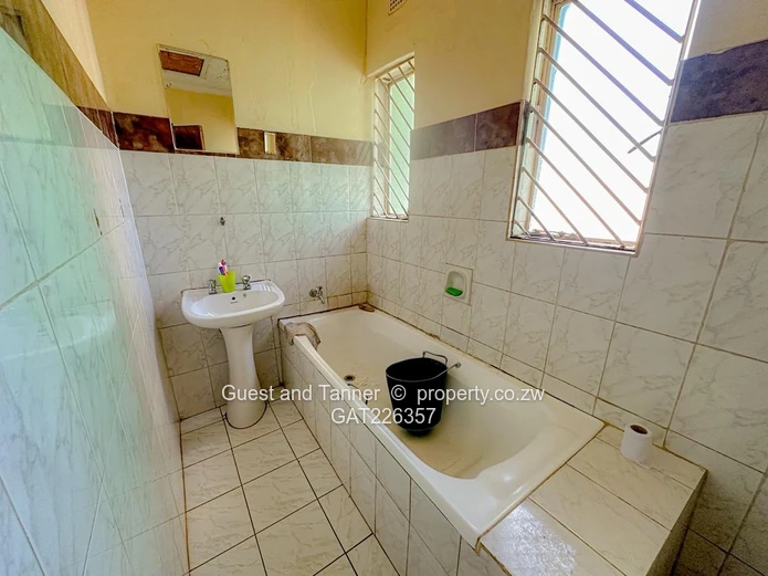 Spacious 5 Bedroom Home for Sale in New Marlborough, Harare