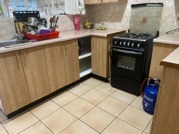 3 Bedroom Flat & Apartment