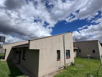 6 Bedroom House