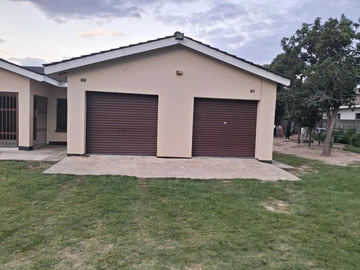 Spacious 5-Bedroom Family Home on Expansive 3000 m² in Ruwa!