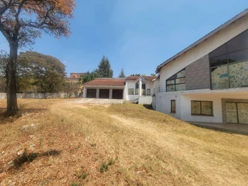 6 Bedroom House