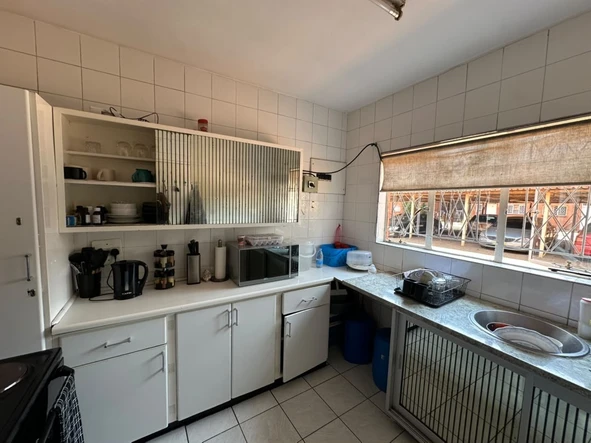 2 Bedroom Flat & Apartment