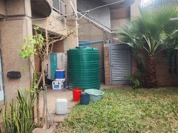 2 Bedroom Flat & Apartment