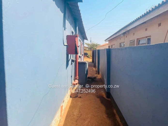 Spacious 5-Bedroom Home on a 200m² Stand 