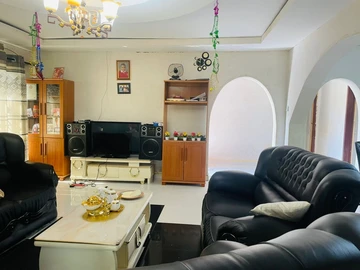 5 Bedroom House