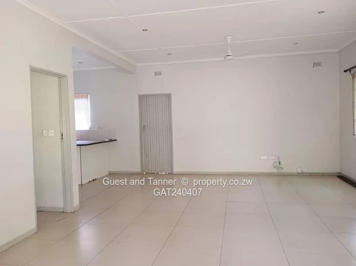 Low-Density Investment Opportunity on 2,100 sqm in Victoria Falls
