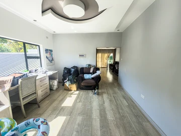 6 Bedroom House