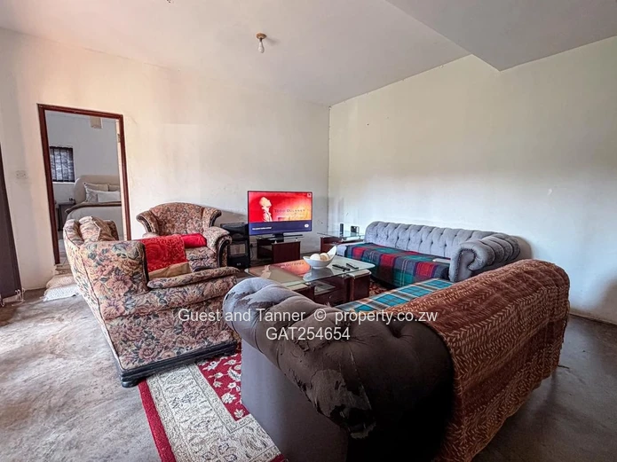 6-Bedroom Home in Borrowdale Brooke For sale 