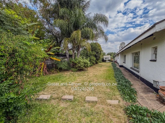  6-Bedroom House For Sale In Old Marlborough