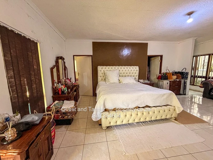 6-Bedroom Home in Borrowdale Brooke For sale 