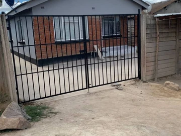 3-Bedroom House For Sale  in Chitungwiza with Great Features!