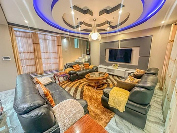 6 Bedroom House