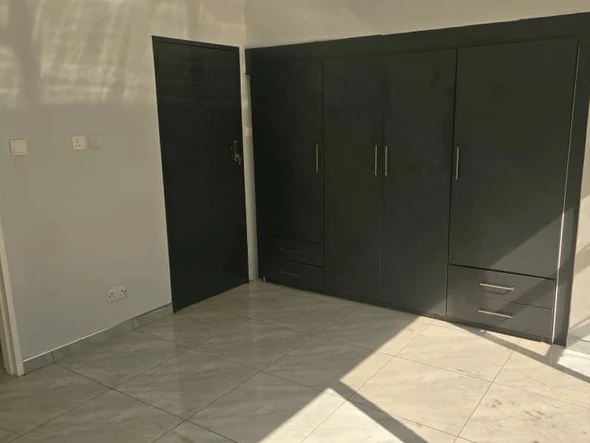 3 Bedroom Flat & Apartment