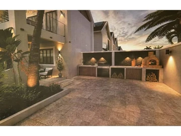 3 Bedroom Flat & Apartment