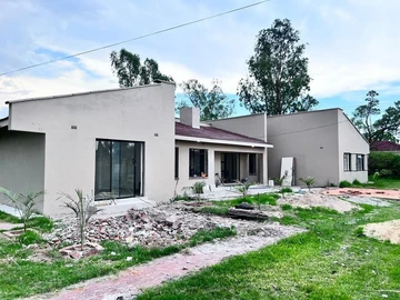 6 Bedroom House