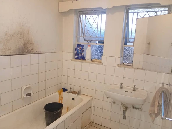2 Bedroom Flat & Apartment