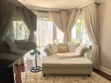 6 Bedroom House