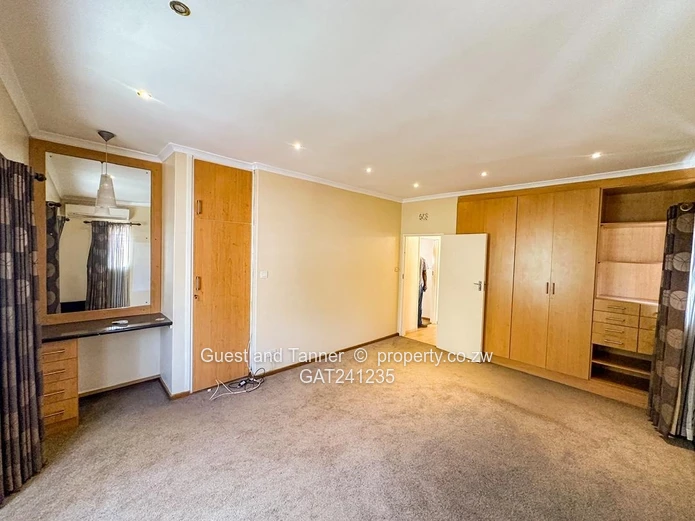 3-Bedroom Townhouse For Sale in Upper Avenues 