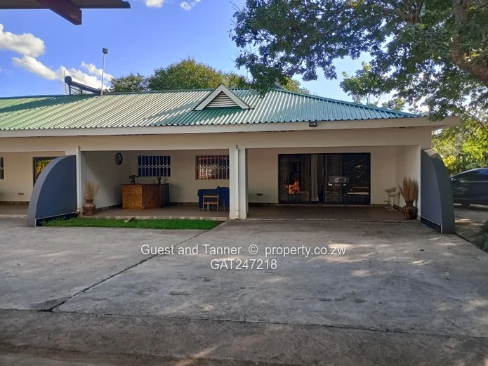 Vic Falls Self Catering Cluster Apartments with Title Deed