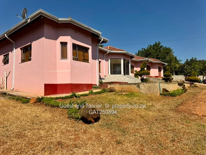 Executive Family Home with Cottage – Quinnington