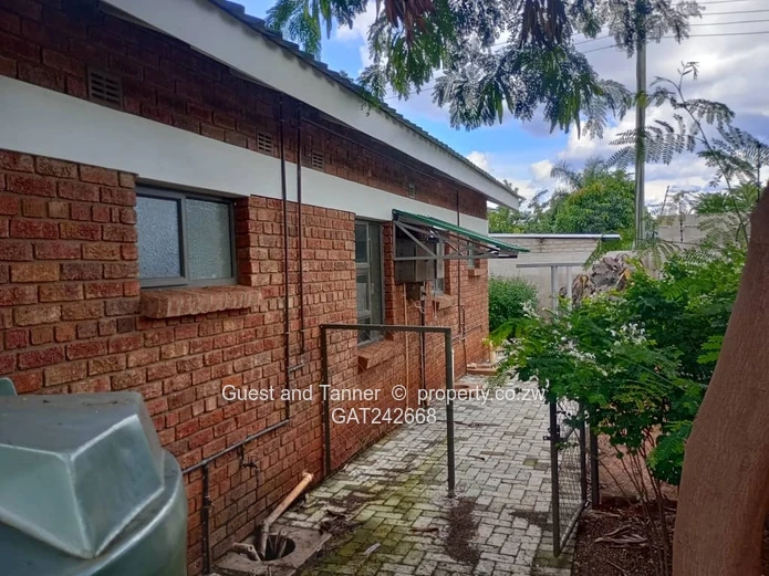 Beautiful Dual-Residence Property on 1,400sqm