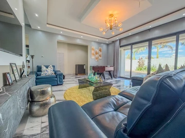 6 Bedroom House