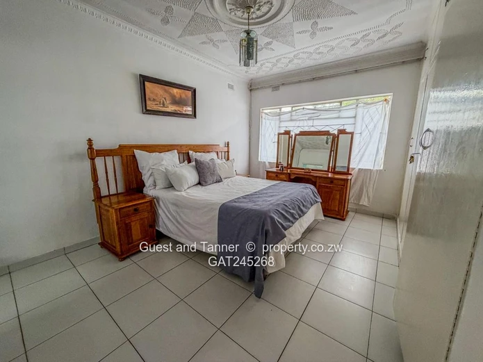  6-Bedroom House For Sale In Old Marlborough